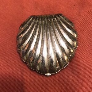 Vintage American Beauty 1930-1940’s compact.